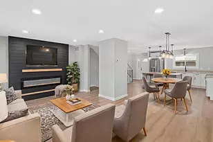 6609 Gretchen Ln N, Oakdale, MN 55128 - Photo 13