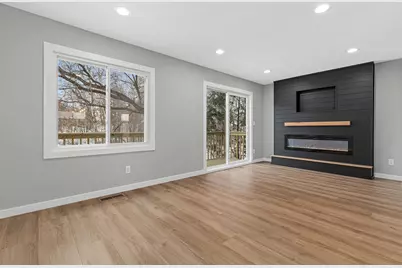 6609 Gretchen Lane N, Oakdale, MN 55128 - Photo 11