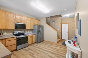 751 Maple Hills Dr, Maplewood, MN 55117 - Photo 11