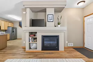 751 Maple Hills Dr, Maplewood, MN 55117 - Photo 5