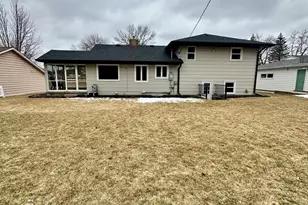 213 E Hollett St, Tracy, MN 56175 - Photo 5