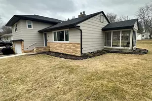 213 E Hollett St, Tracy, MN 56175 - Photo 3