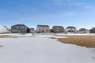 19351 Meadow View Ln, Maple Grove, MN 55311 - Photo 37