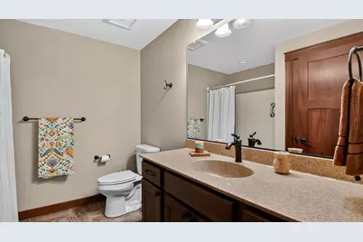 5643 Green Park Drive, Eau Claire, WI 54703 - Photo 15