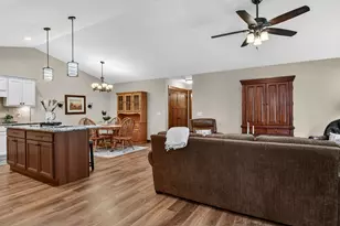 5643 Grn Pk Dr, Eau Claire, WI 54703 - Photo 3