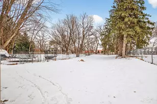 1884 Flandrau St, Maplewood, MN 55109 - Photo 25