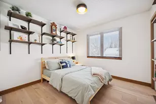 10001 Windsor Lake Ln, Minnetonka, MN 55305 - Photo 31