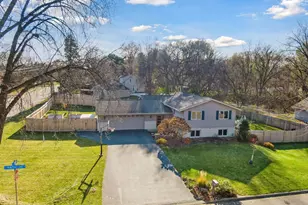 10001 Windsor Lake Ln, Minnetonka, MN 55305 - Photo 1