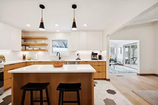 10001 Windsor Lake Ln, Minnetonka, MN 55305 - Photo 5