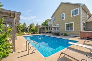 11181 Walnut Ln, Woodbury, MN 55129 - Photo 3