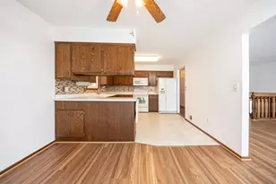 10924 Zenith Ave S, Bloomington, MN 55431 - Photo 9