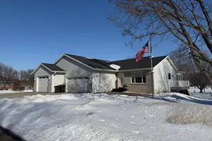 327 Golfview Dr, Albany, MN 56307 - Photo 3