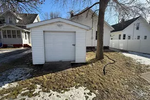 209 N 10th St, Montevideo, MN 56265 - Photo 31