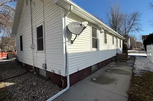 209 N 10th St, Montevideo, MN 56265 - Photo 3