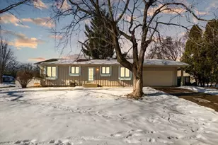 196 Cottonwood Ct, Stillwater, MN 55082 - Photo 1