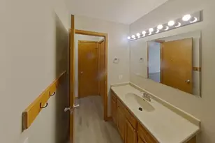 4350 Thornhill Ln, Vadnais Heights, MN 55127 - Photo 15