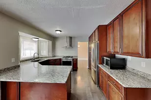 11893 Dunhill Rd, Eden Prairie, MN 55344 - Photo 15