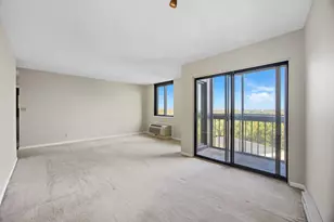 1181 Edgcumbe Rd, Saint Paul, MN 55109 - Photo 3