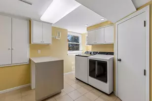 10027 Chowen Ave S, Bloomington, MN 55431 - Photo 29