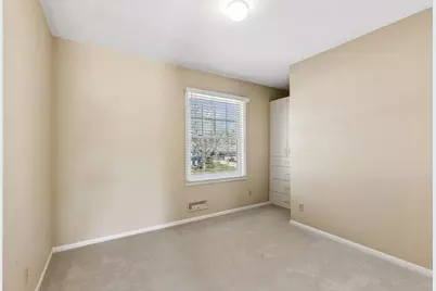 10027 Chowen Avenue S, Bloomington, MN 55431 - Photo 21