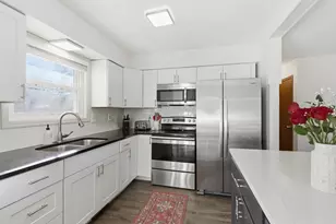 3048 Camelot Cir, Woodbury, MN 55125 - Photo 15