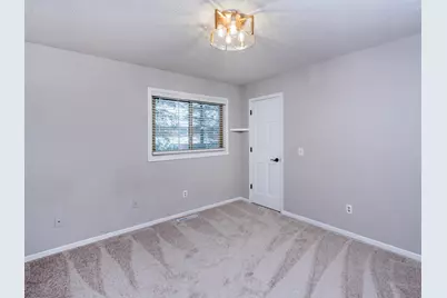 129 Hemlock Place, Vadnais Heights, MN 55127 - Photo 21