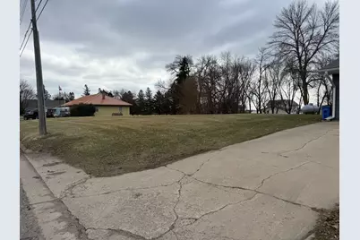 310 W Church Street, Minneota, MN 56264 - Photo 3