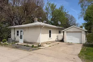 118 13th Ave S, South Saint Paul, MN 55075 - Photo 1