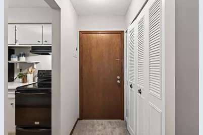 3153 Old Highway 8 #304, Roseville, MN 55418 - Photo 11