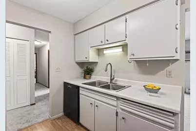 3153 Old Highway 8 #304, Roseville, MN 55418 - Photo 7