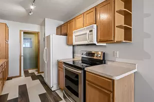 1617 Lexington Ln, Shakopee, MN 55379 - Photo 11