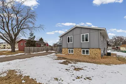 1112 67th Avenue N, Brooklyn Center, MN 55430 - Photo 3