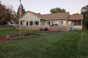 89 W 2nd St, Buffalo City, WI 54622 - Photo 3