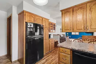 239 W Minnesota St, Le Center, MN 56057 - Photo 11