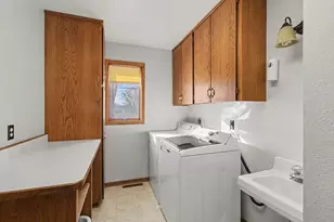 239 W Minnesota St, Le Center, MN 56057 - Photo 23