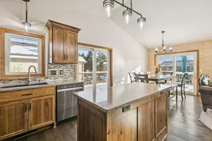 7140 Upper 157th St W, Apple Valley, MN 55124 - Photo 11