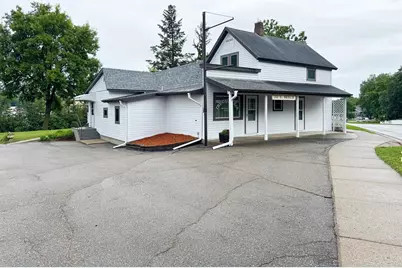 702 E Beech Avenue, Fergus Falls, MN 56537 - Photo 1