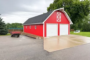 702 E Beech Ave, Fergus Falls, MN 56537 - Photo 33