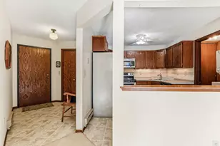 1581 Wheelock Ln, Saint Paul, MN 55117 - Photo 5