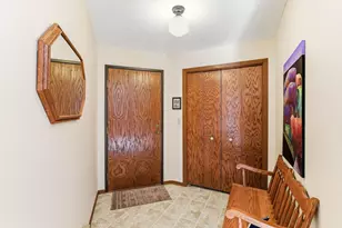 1581 Wheelock Ln, Saint Paul, MN 55117 - Photo 5