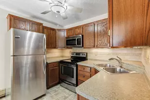 1581 Wheelock Ln, Saint Paul, MN 55117 - Photo 7