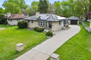 5918 Admiral Ln N, Brooklyn Center, MN 55429 - Photo 3