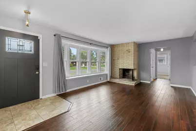 5918 Admiral Lane N, Brooklyn Center, MN 55429 - Photo 9