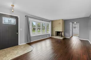5918 Admiral Ln N, Brooklyn Center, MN 55429 - Photo 9