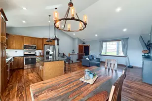 3927 Stone Point Dr NE, Rochester, MN 55906 - Photo 5