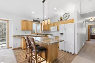 602 Summerfield Cir, Hudson, WI 54016 - Photo 5