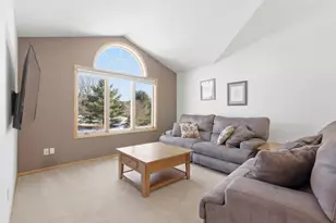 602 Summerfield Cir, Hudson, WI 54016 - Photo 9