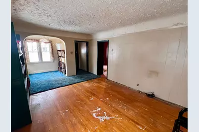 2406 4th Avenue E, Hibbing, MN 55746 - Photo 3