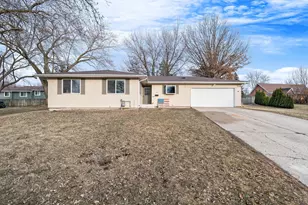 355 15th St NE, Owatonna, MN 55060 - Photo 1