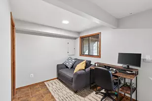 1302 Crestridge Ln N, Eagan, MN 55123 - Photo 39